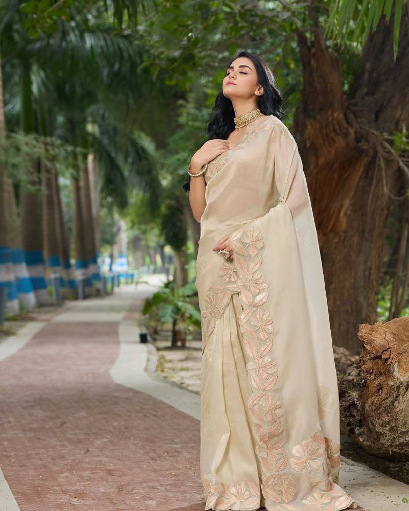 Matrut | Melody Soft Gold Saree