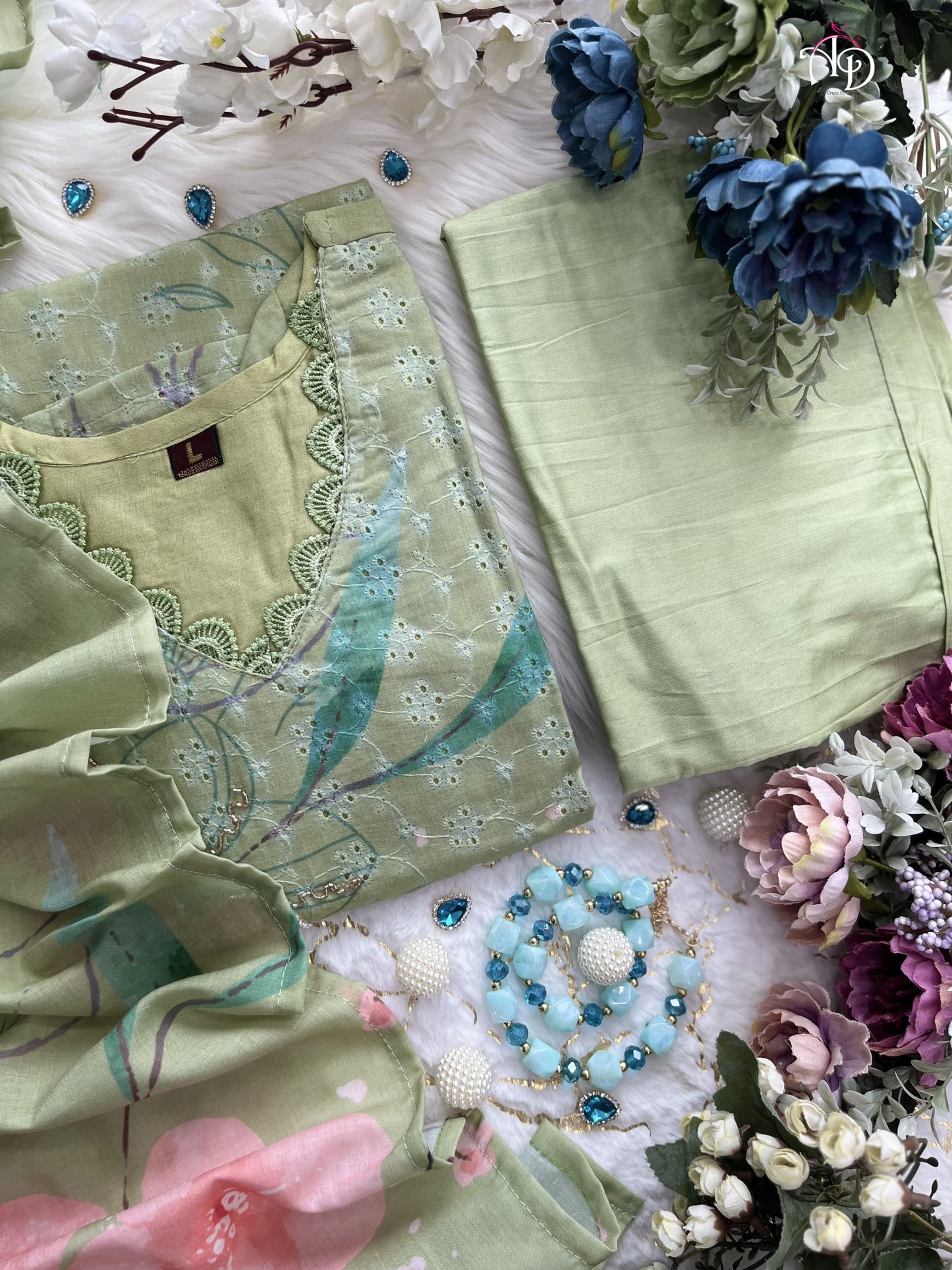 Matrut | Blossom Grace Pista Green Straight Suit