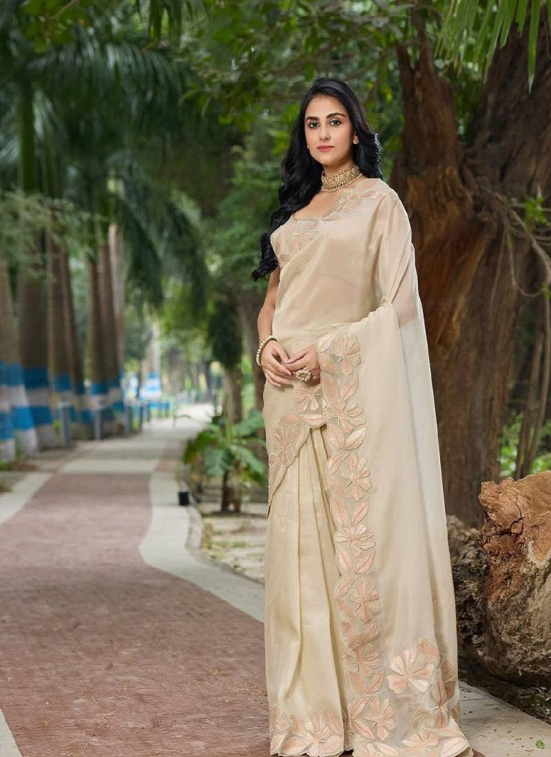Matrut | Melody Soft Gold Saree