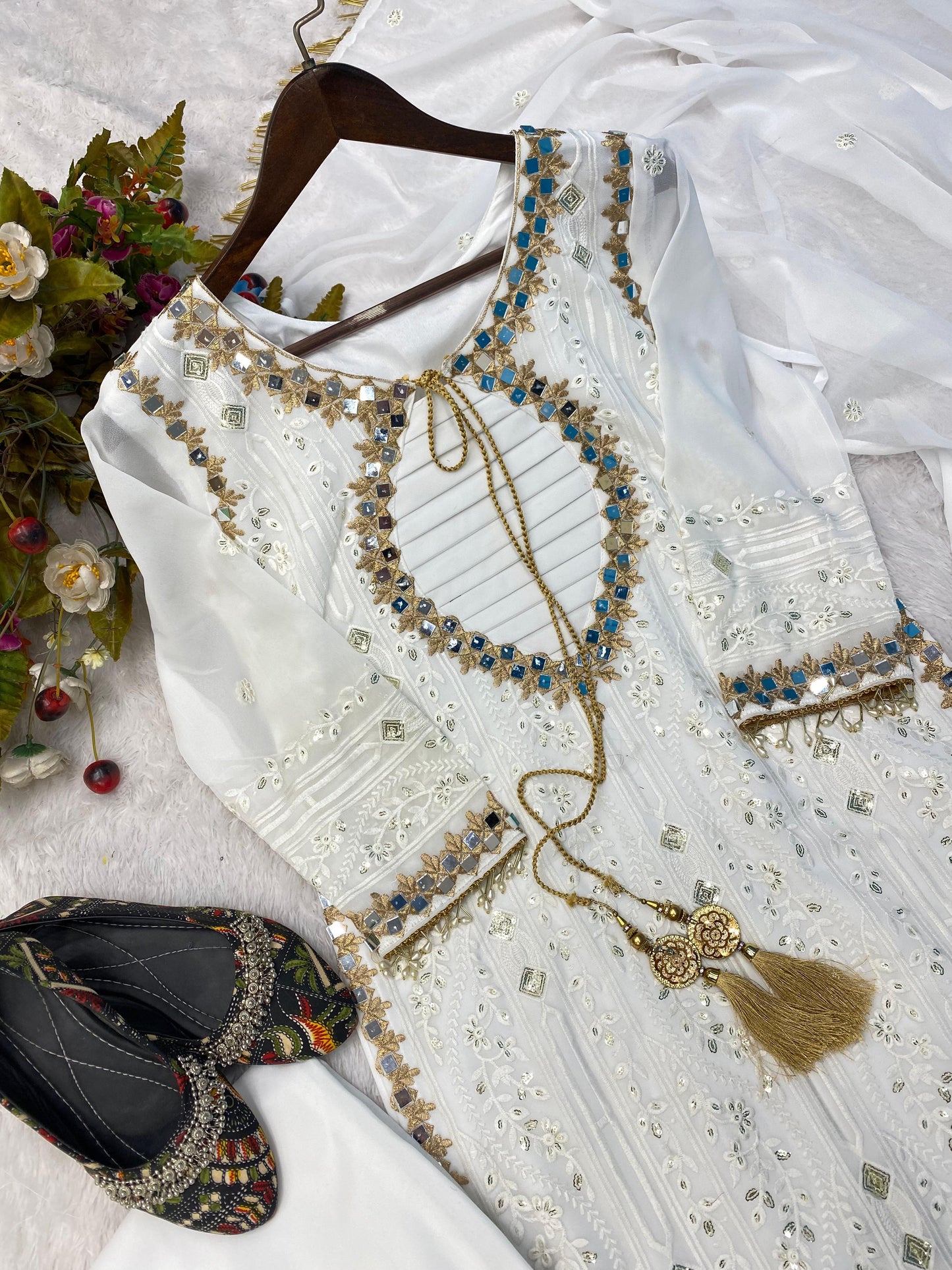 Matrut | Krupa White Gold Straight Suit