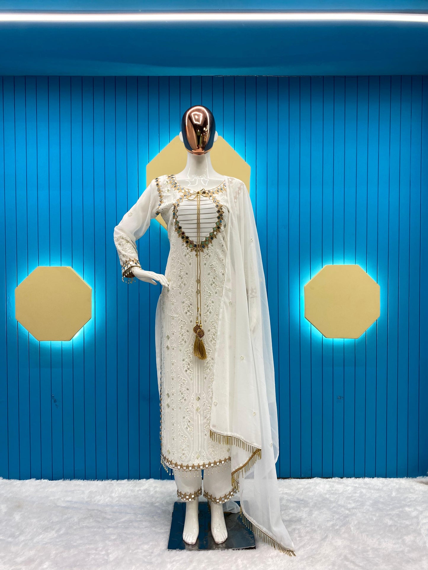 Matrut | Krupa White Gold Straight Suit