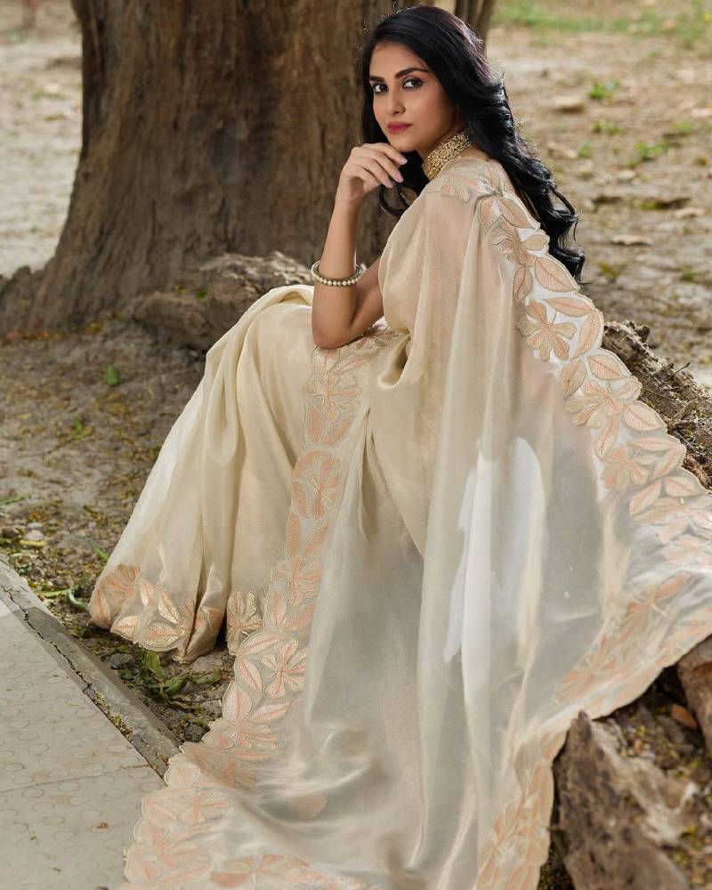 Matrut | Melody Soft Gold Saree