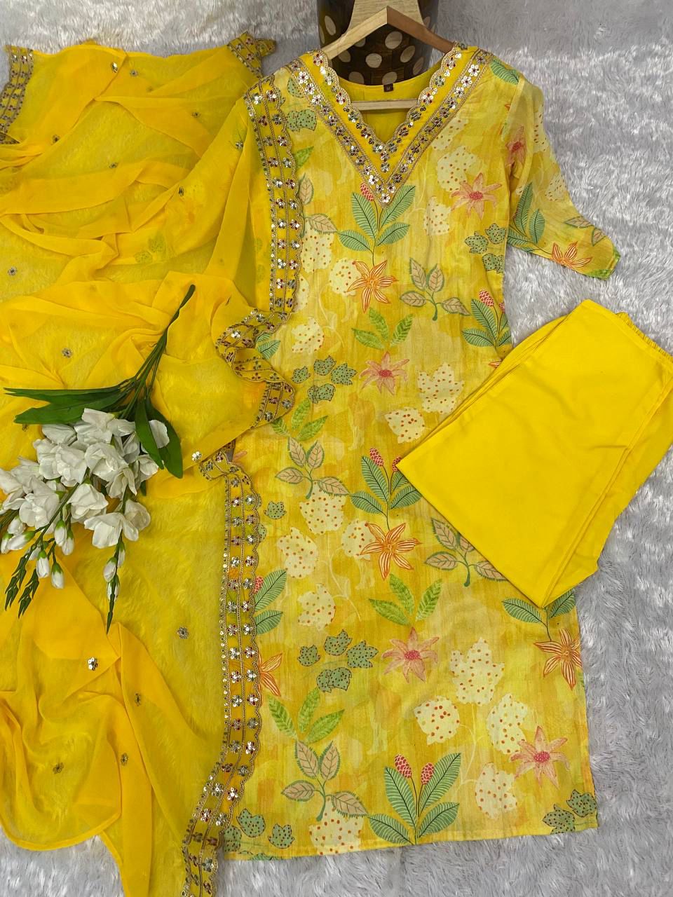 Matrut | Krupa Yellow Straight Suit