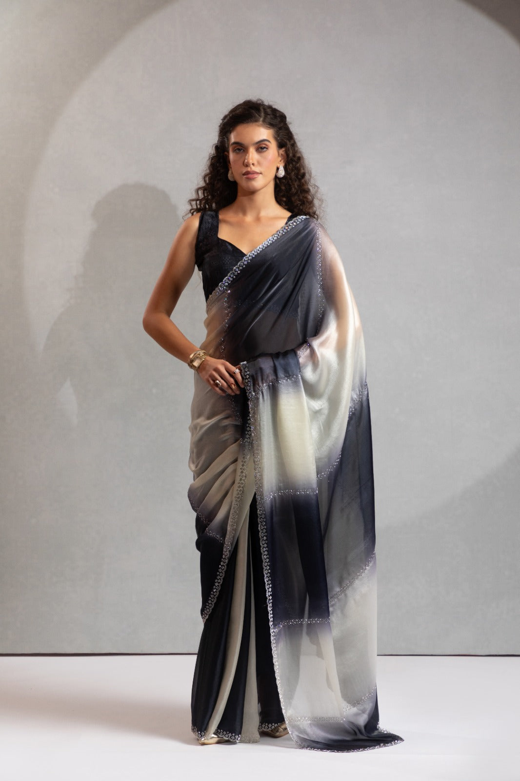 Matrut | Feathera Black Saree