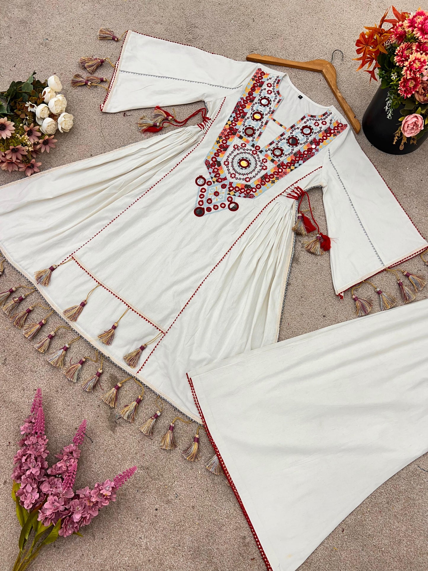 Matrut | Krupa Off White Kurti Set