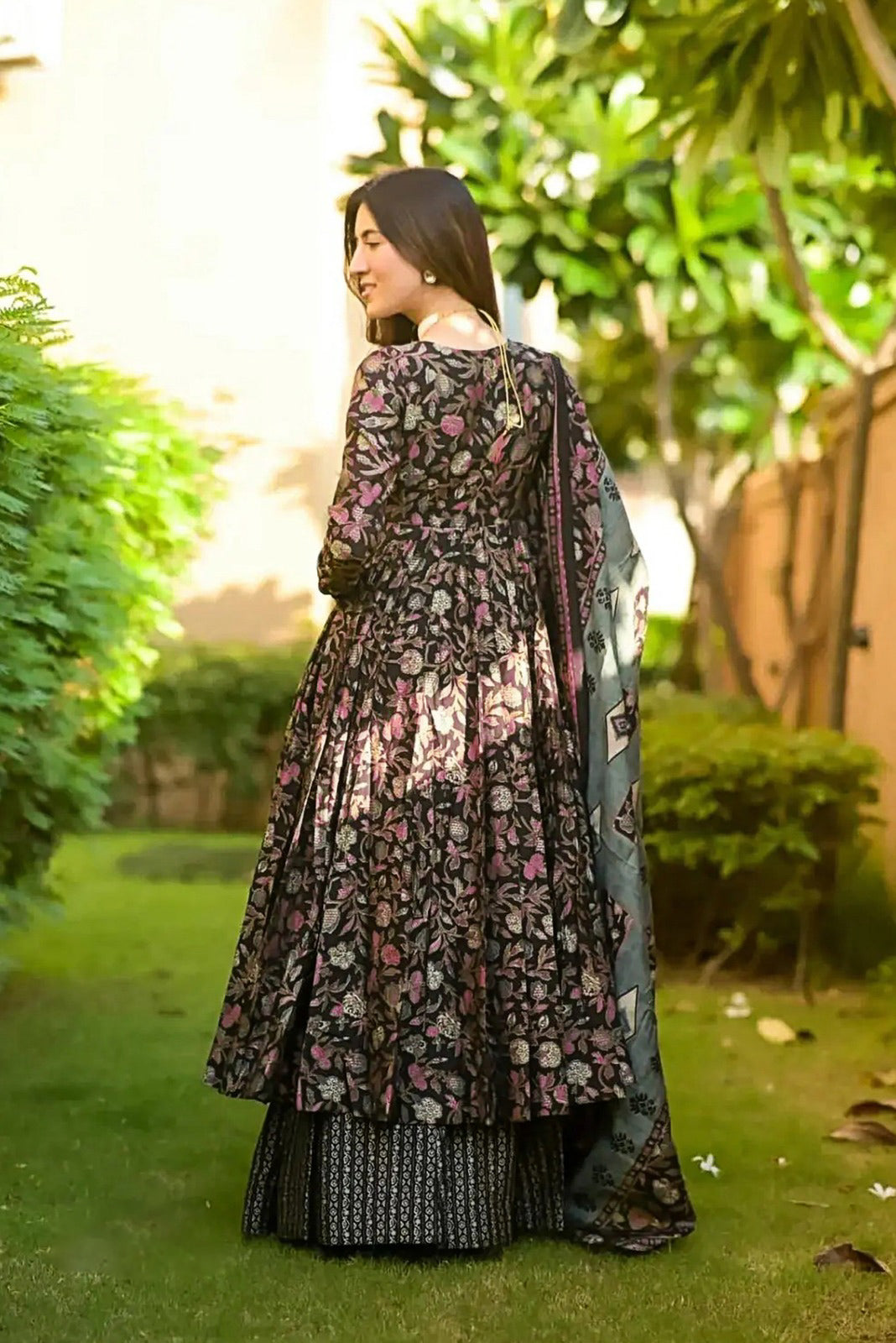 Matrut | Sthir Black Anarkali Suit