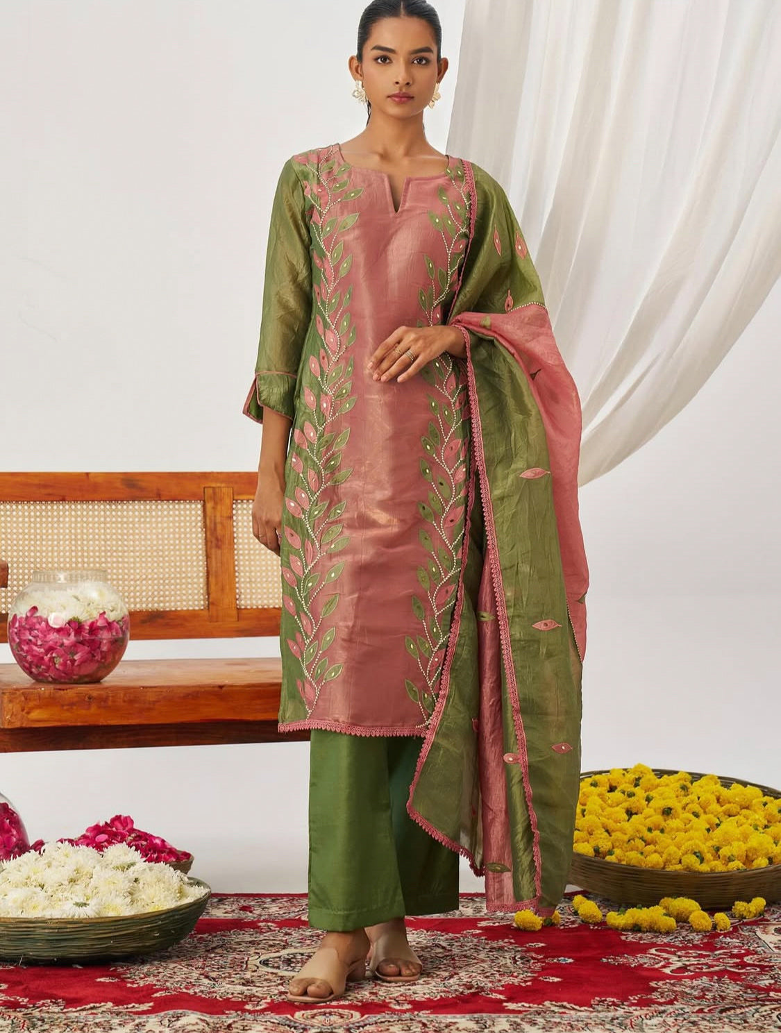 Matrut | Phool Pink-Green Straight Suit