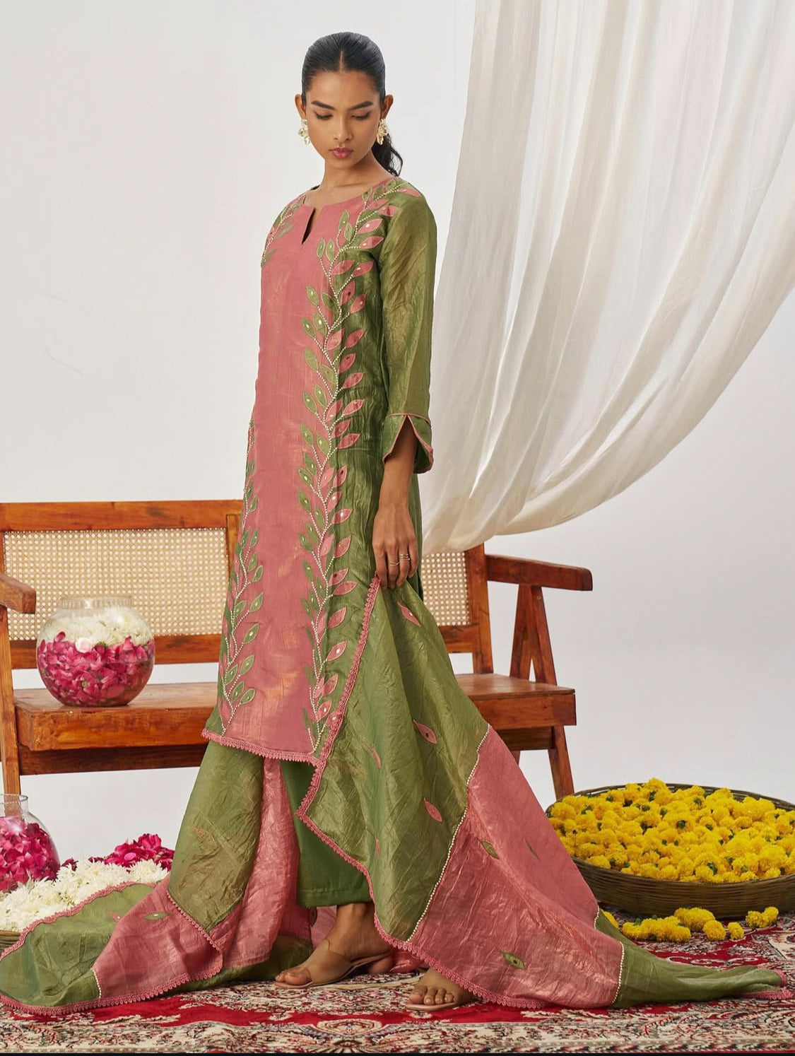 Matrut | Phool Pink-Green Straight Suit