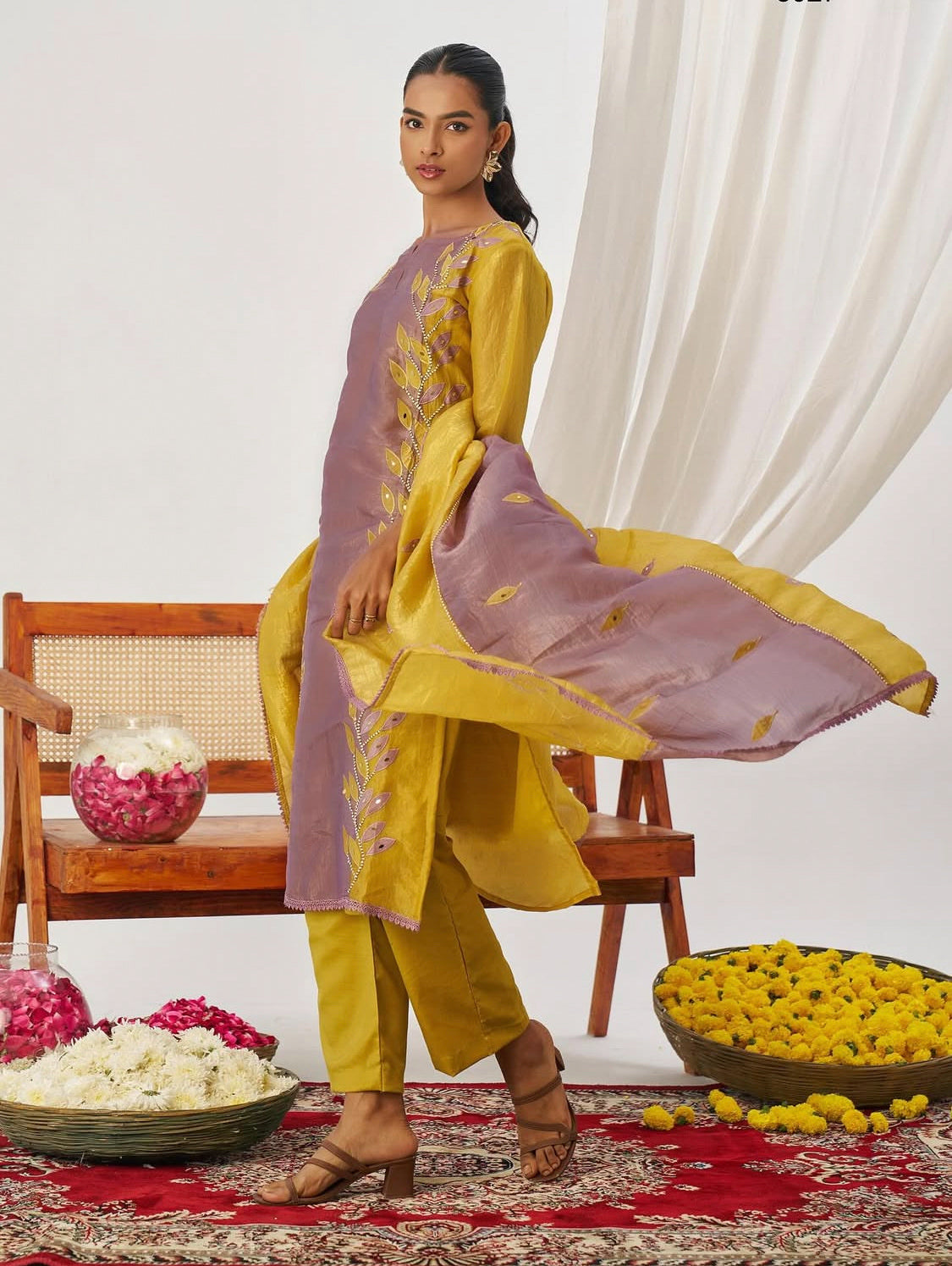 Matrut | Phool Lavender-Yellow Straight Suit