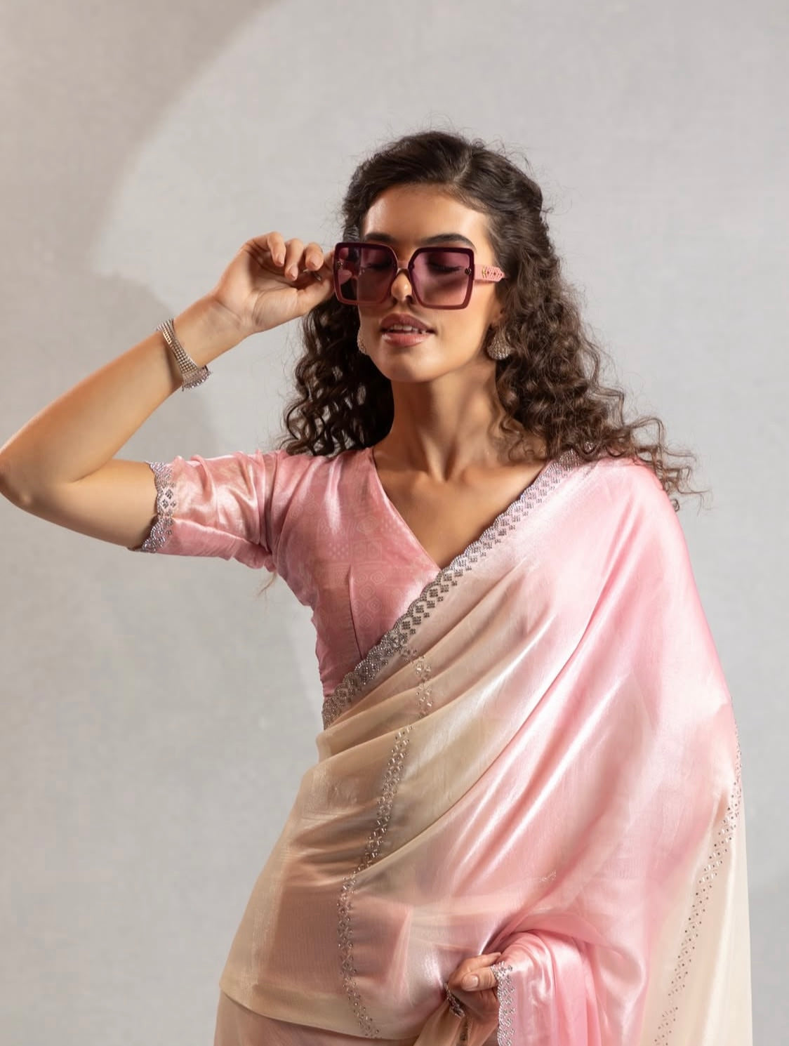 Matrut | Feathera Pink Saree