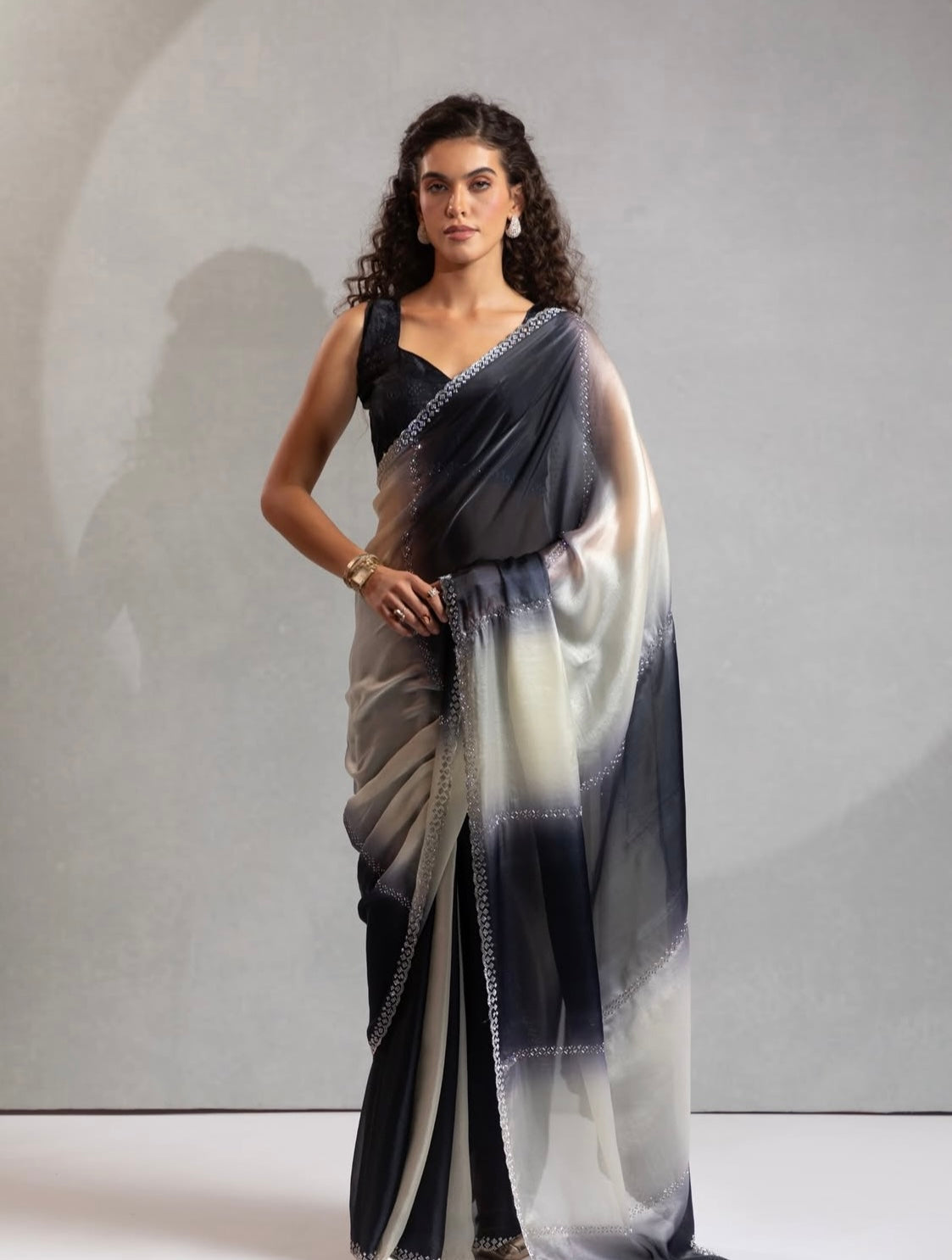 Matrut | Feathera Black Saree