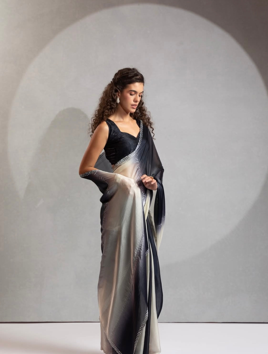 Matrut | Feathera Black Saree