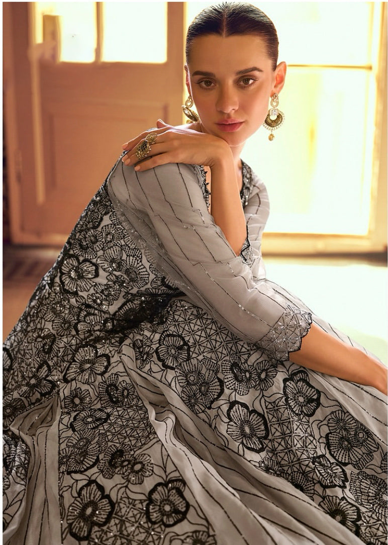 Matrut | Karishma Grey Gown
