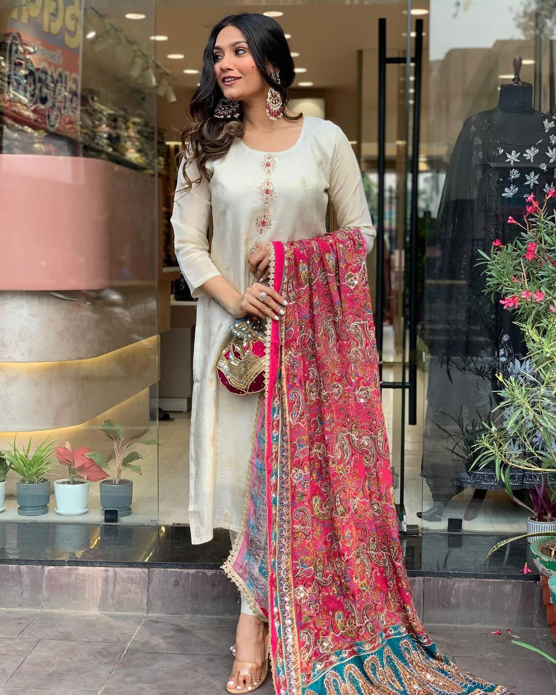 Matrut | Bloome Luxe Beige Straight Suit