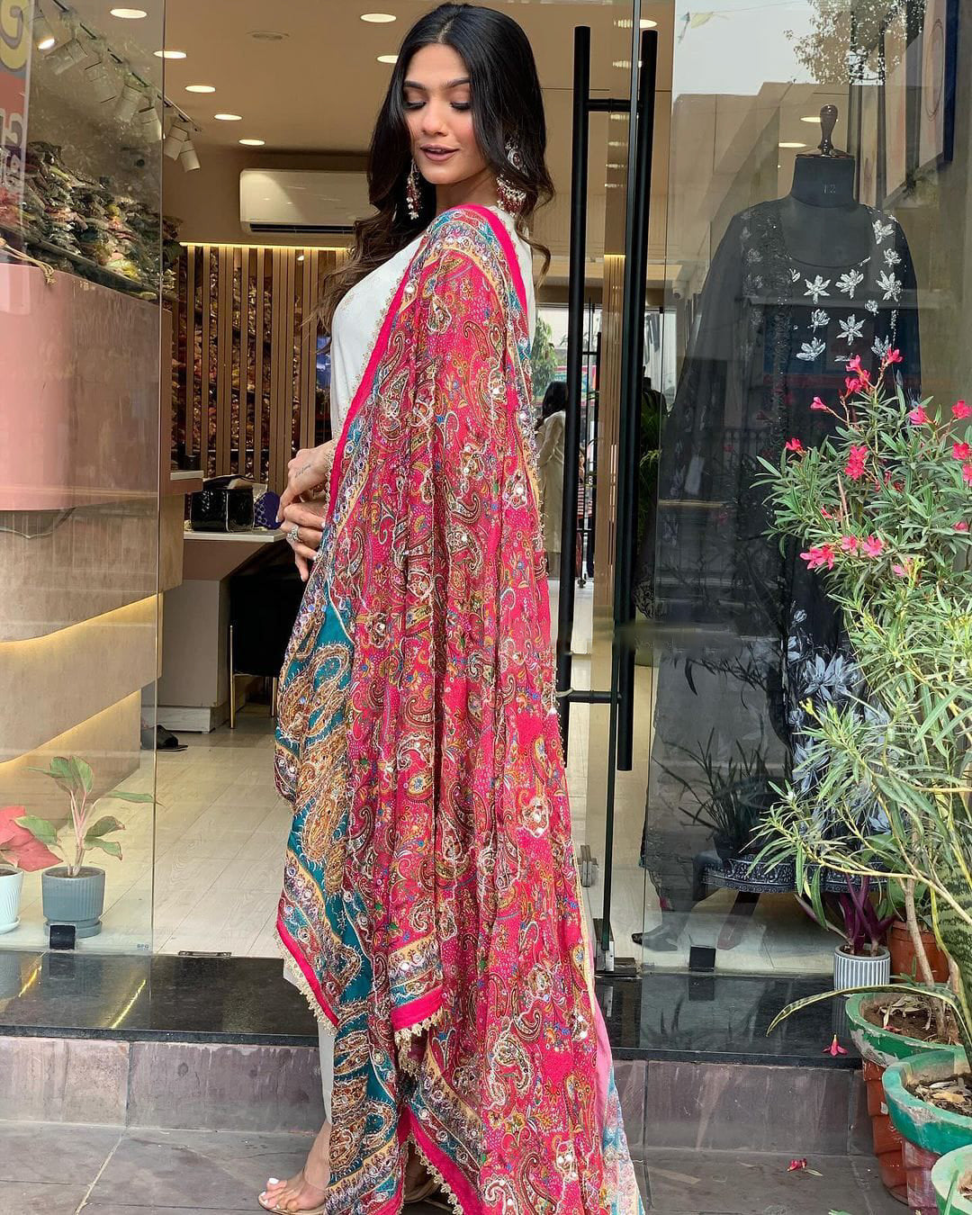 Matrut | Bloome Luxe Beige Straight Suit
