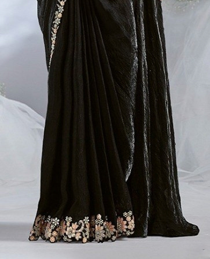 Matrut | 1 min Saree Black Aura