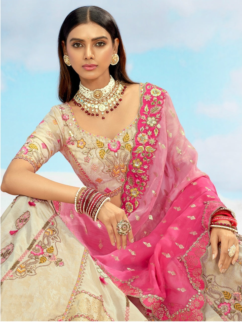 Matrut | Mithaas Cream Lehenga Set