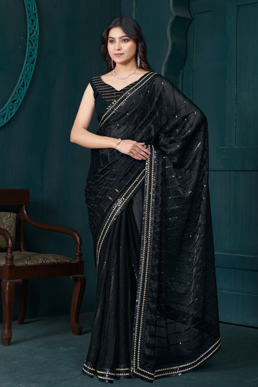 Matrut | Kiton Black Saree