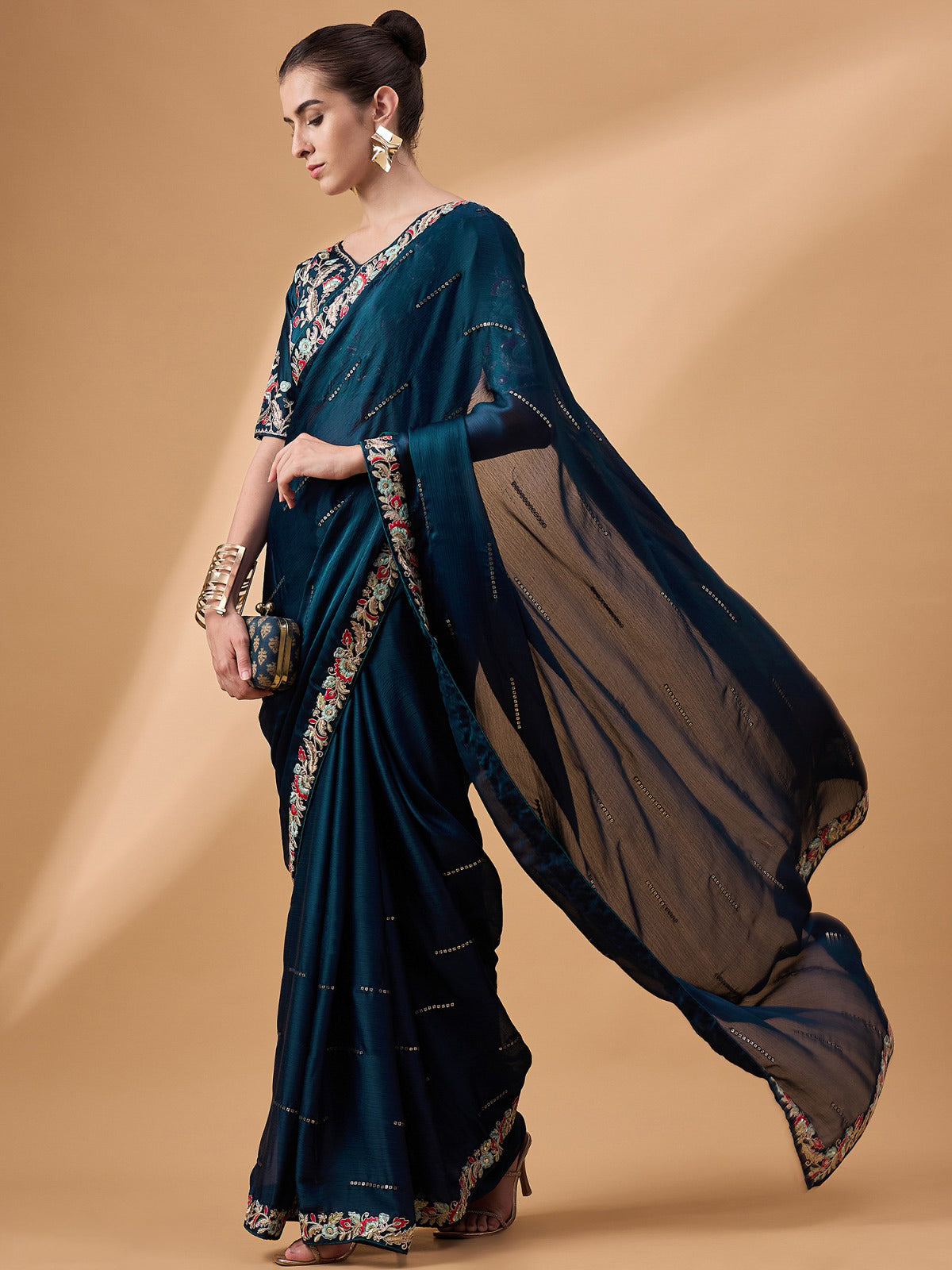 Matrut | Aavya Peacock Blue Saree