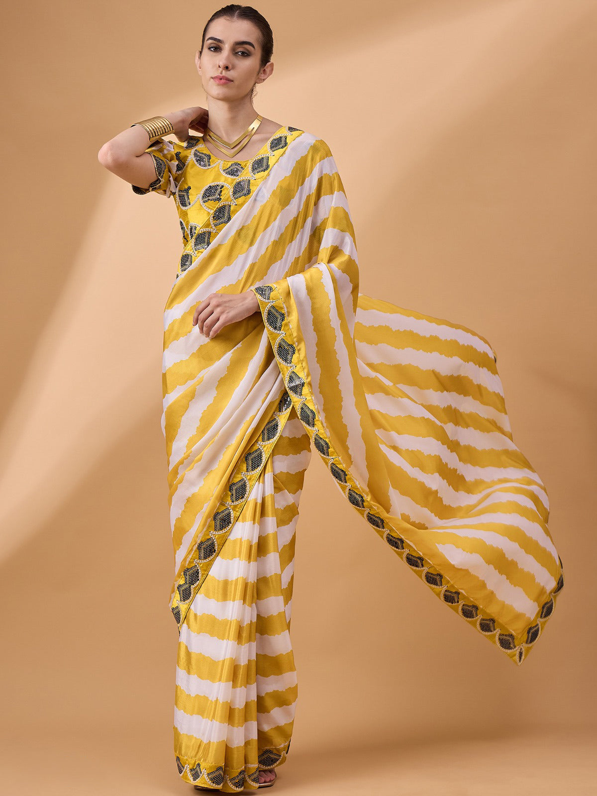 Matrut | Aavya Stripes Yellow Saree