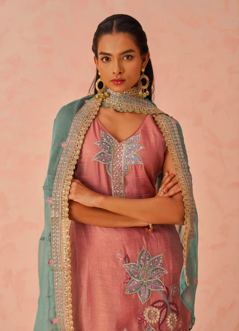 Matrut | Raag Pink Straight Suit