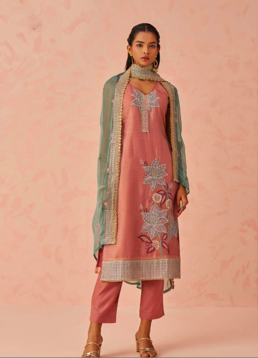 Matrut | Raag Pink Straight Suit