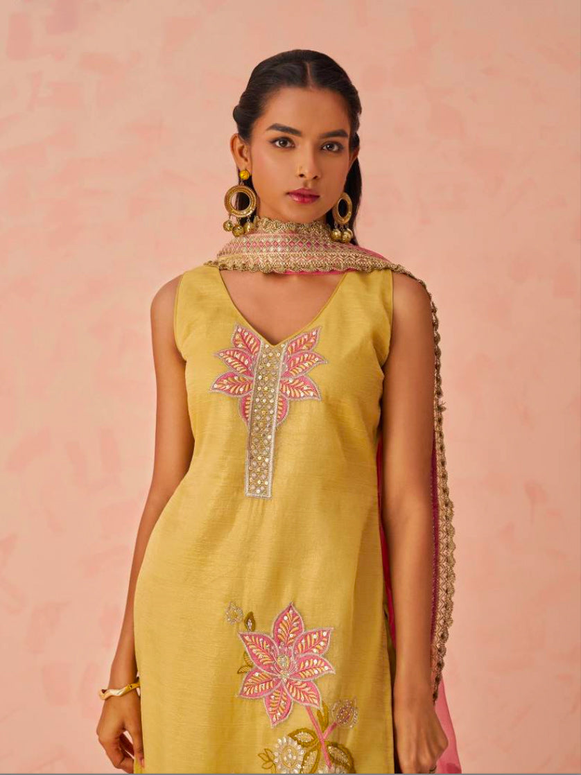 Matrut | Raag Mustard Straight Suit