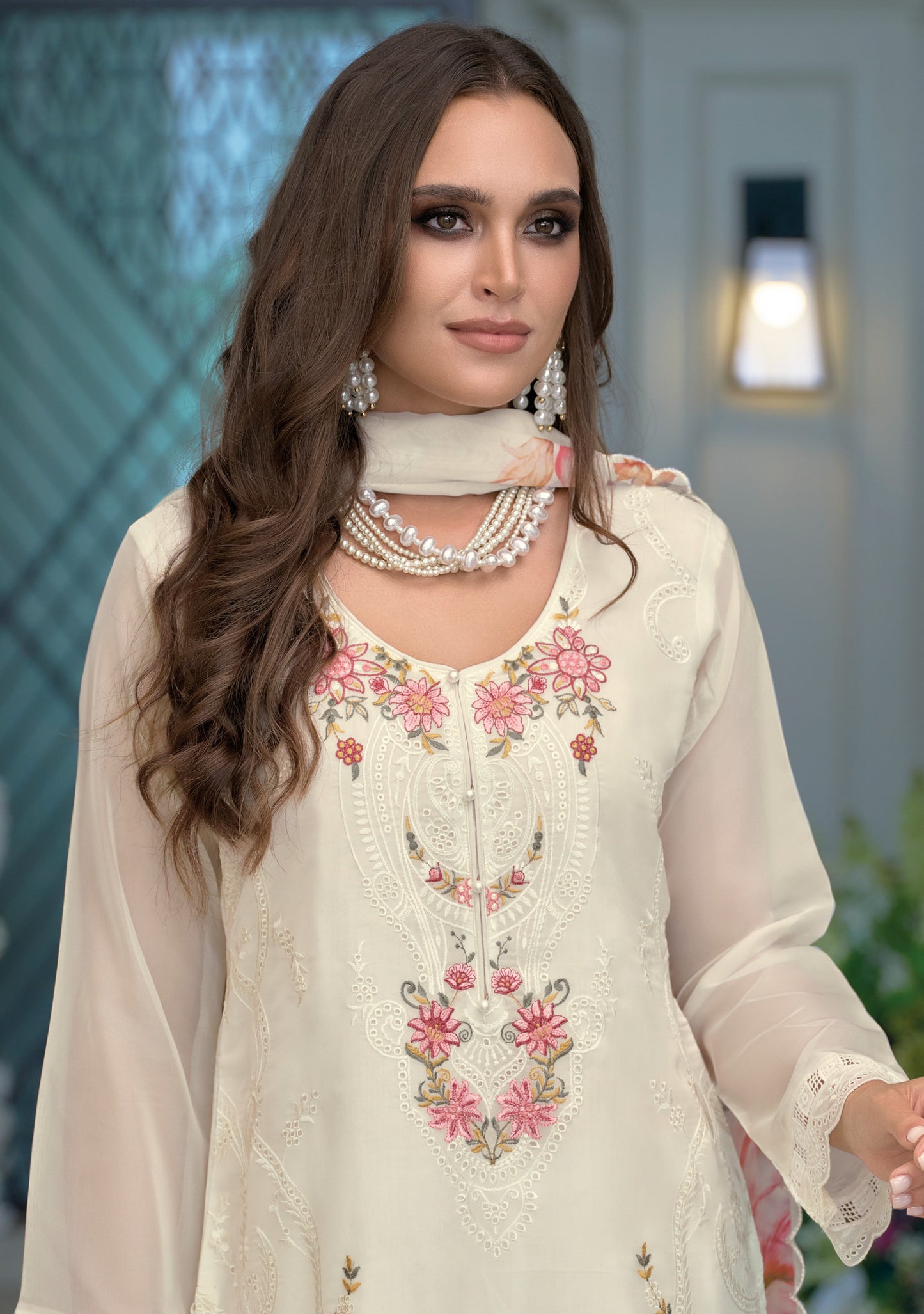 Matrut | Erina White Straight Suit