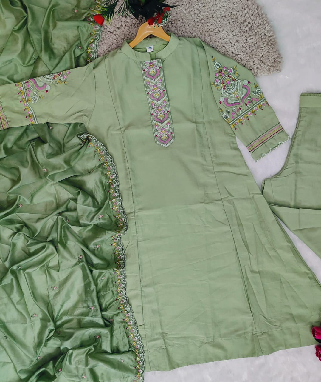 Matrut | Charoo Pista Green Suit