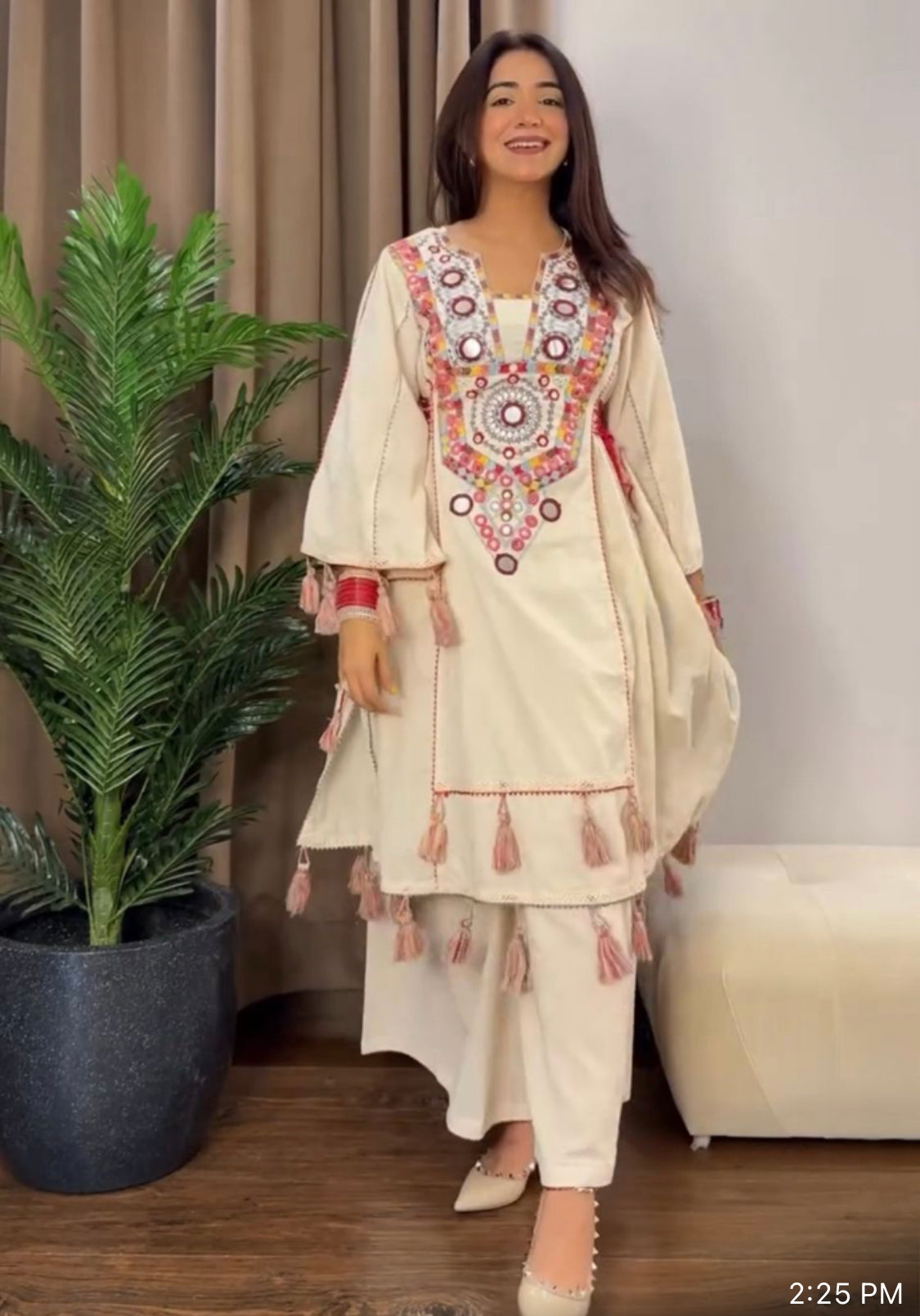 Matrut | Krupa Off White Kurti Set