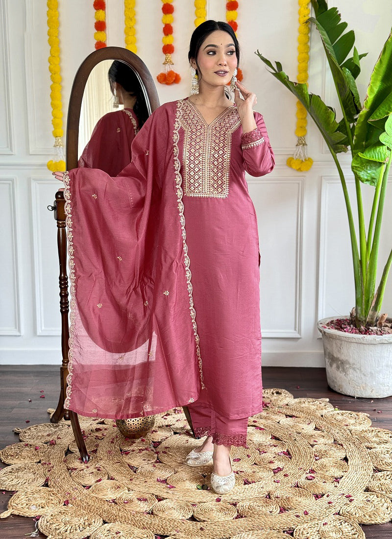Matrut | Padmika Pink Straight Suit