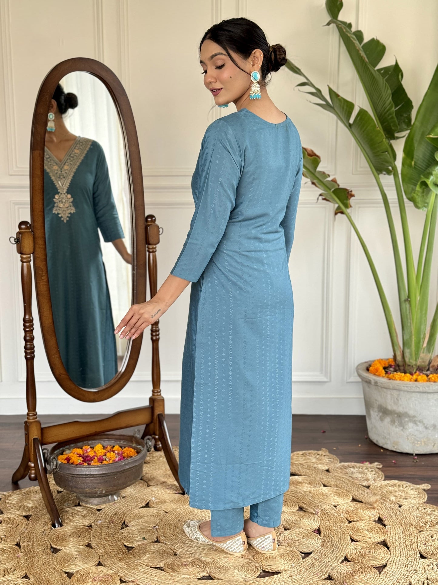 Matrut | Padmika Livid Straight Suit