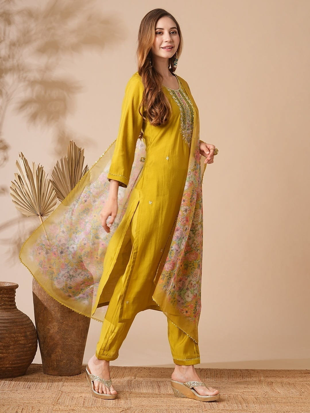 Matrut | Padmika Yellow Straight Suit