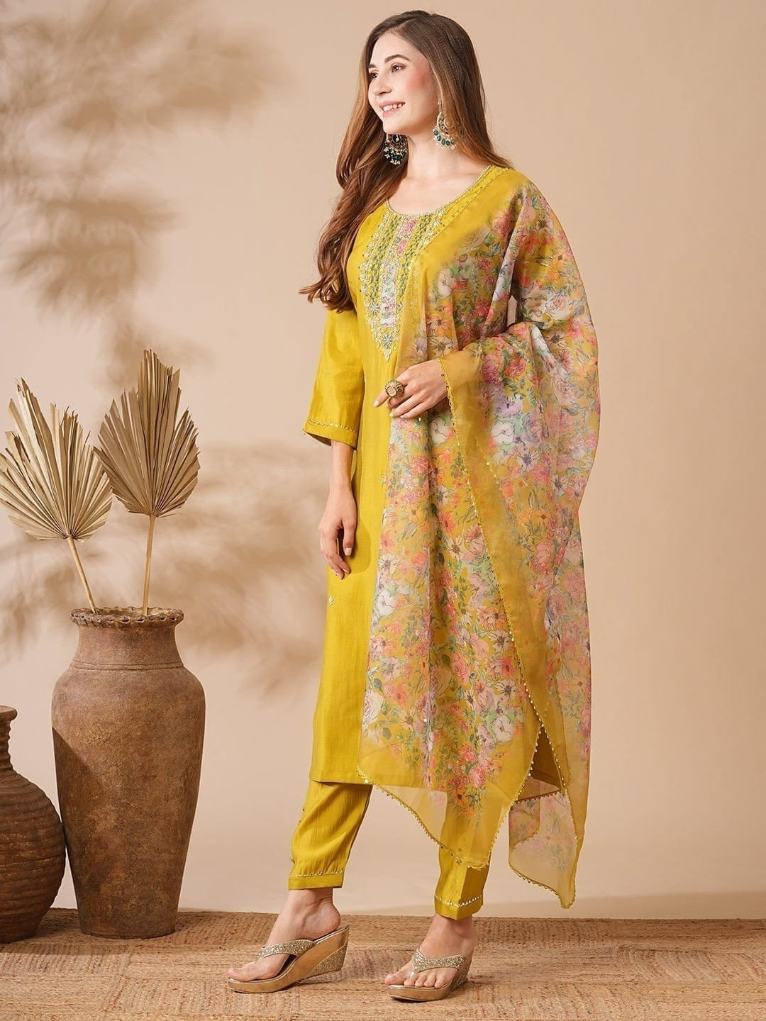 Matrut | Padmika Yellow Straight Suit