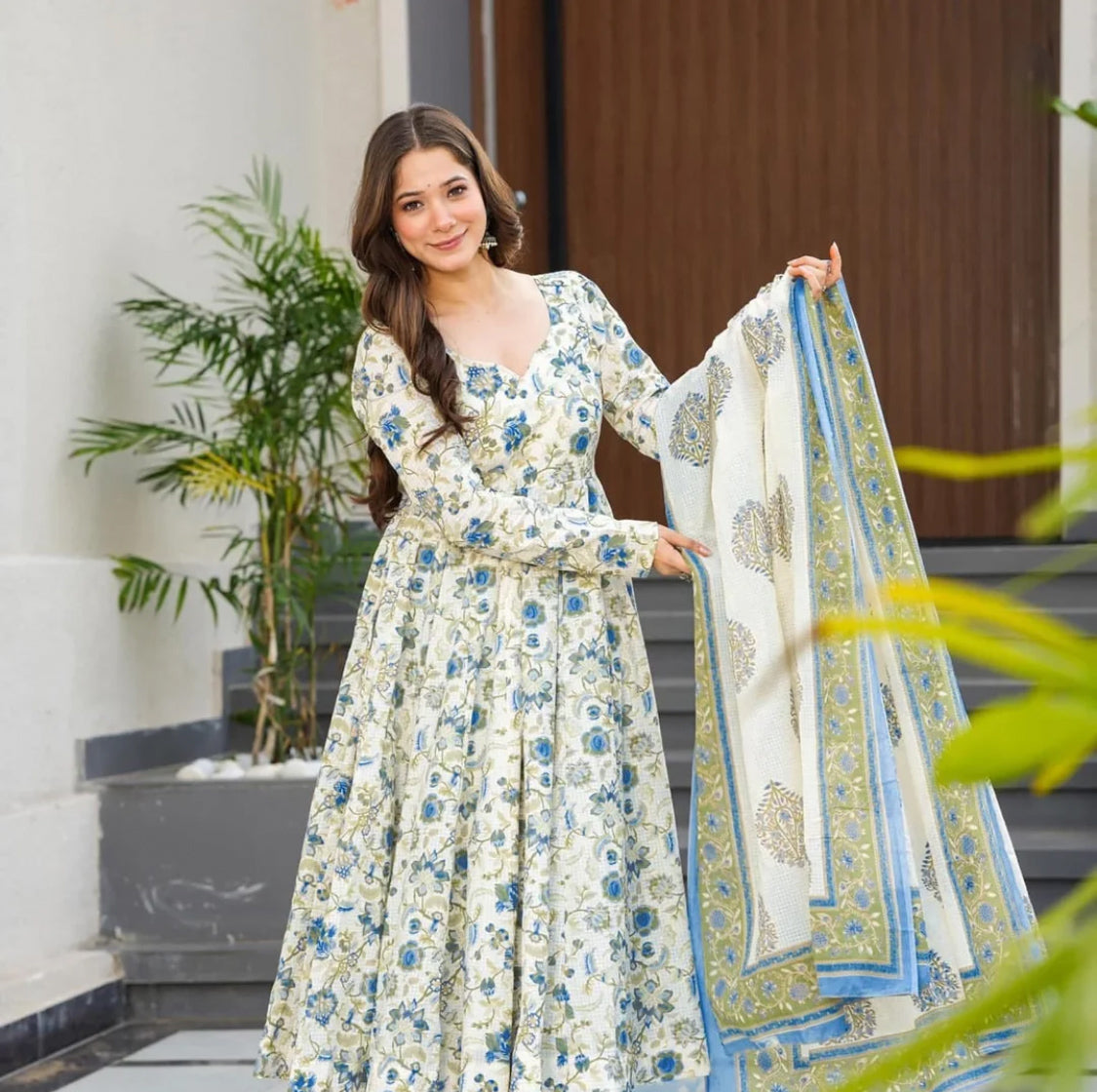 Matrut | Chaand White Anarkali Suit