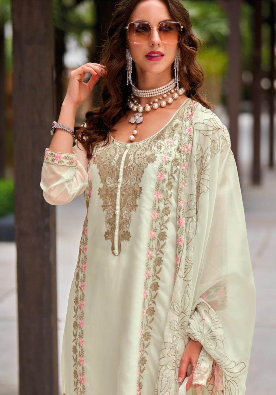 Matrut | Silent Roar White Straight Suit