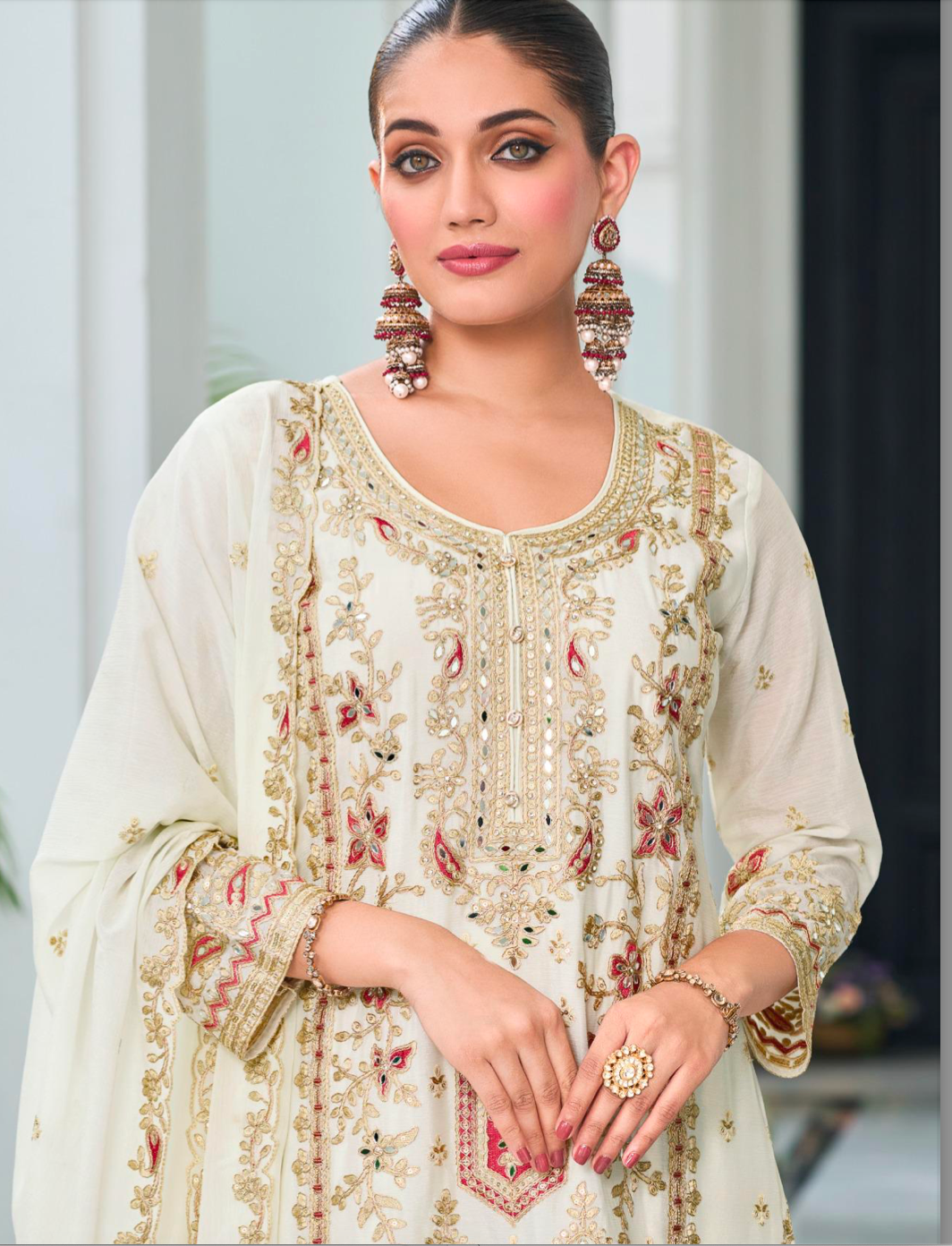 Matrut | Luminious Shadow White Straight Suit
