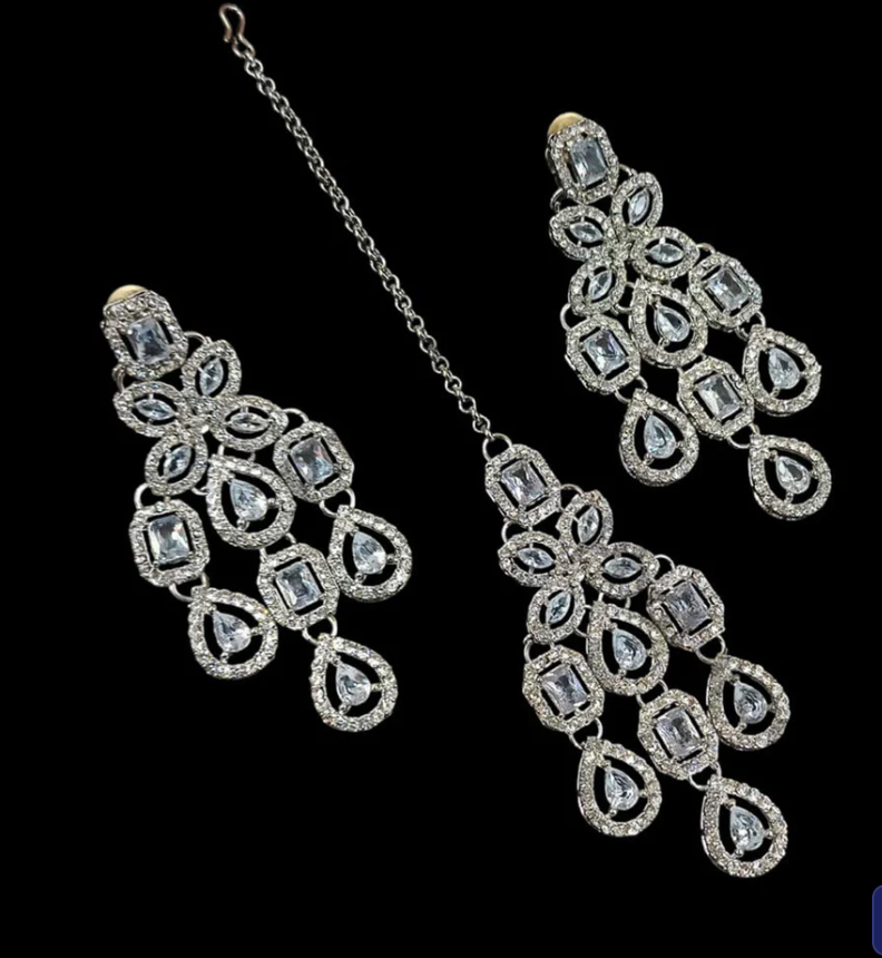 Matrut | Indo-western Earrings Maang Tikka Set - IN300