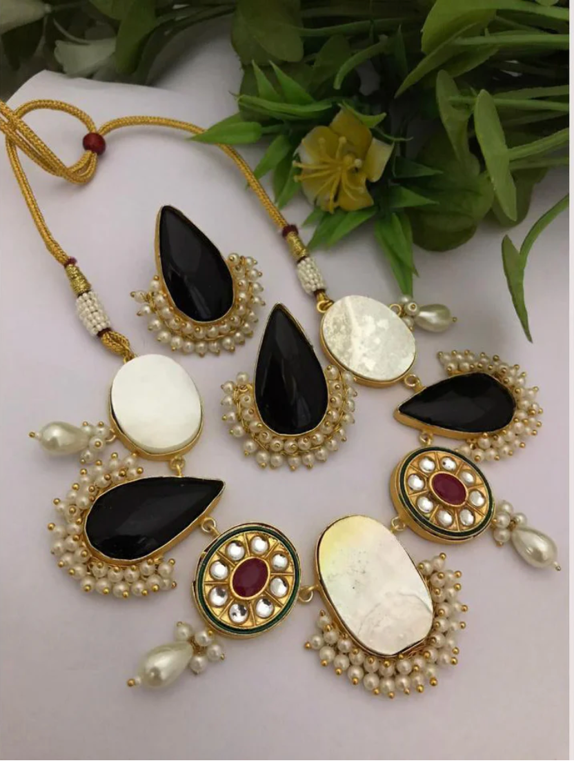 Matrut | Ethnic Necklace Set - M391