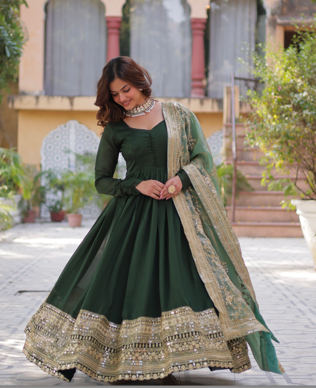 Matrut | Samridhi Green Gown
