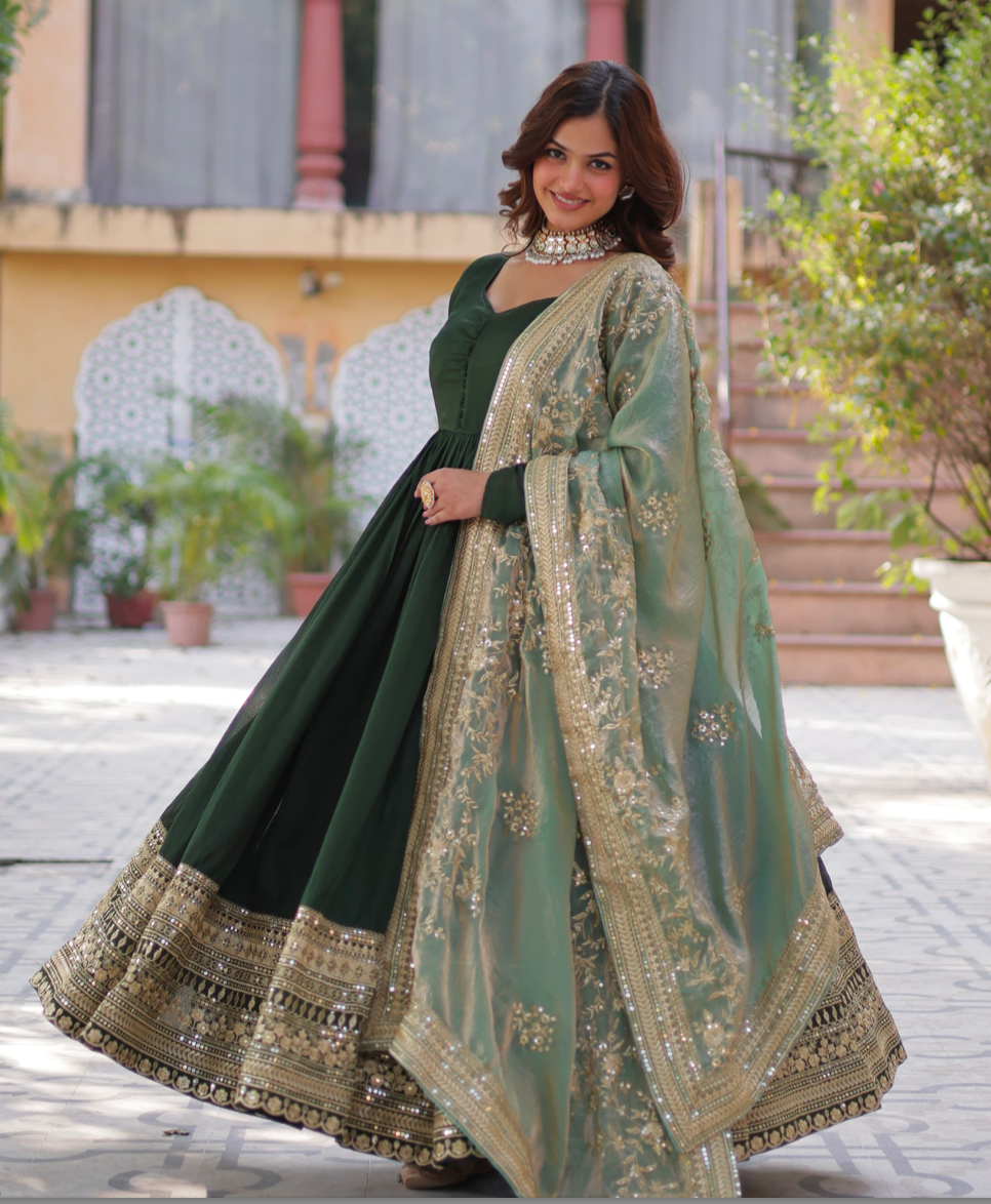 Matrut | Samridhi Green Gown