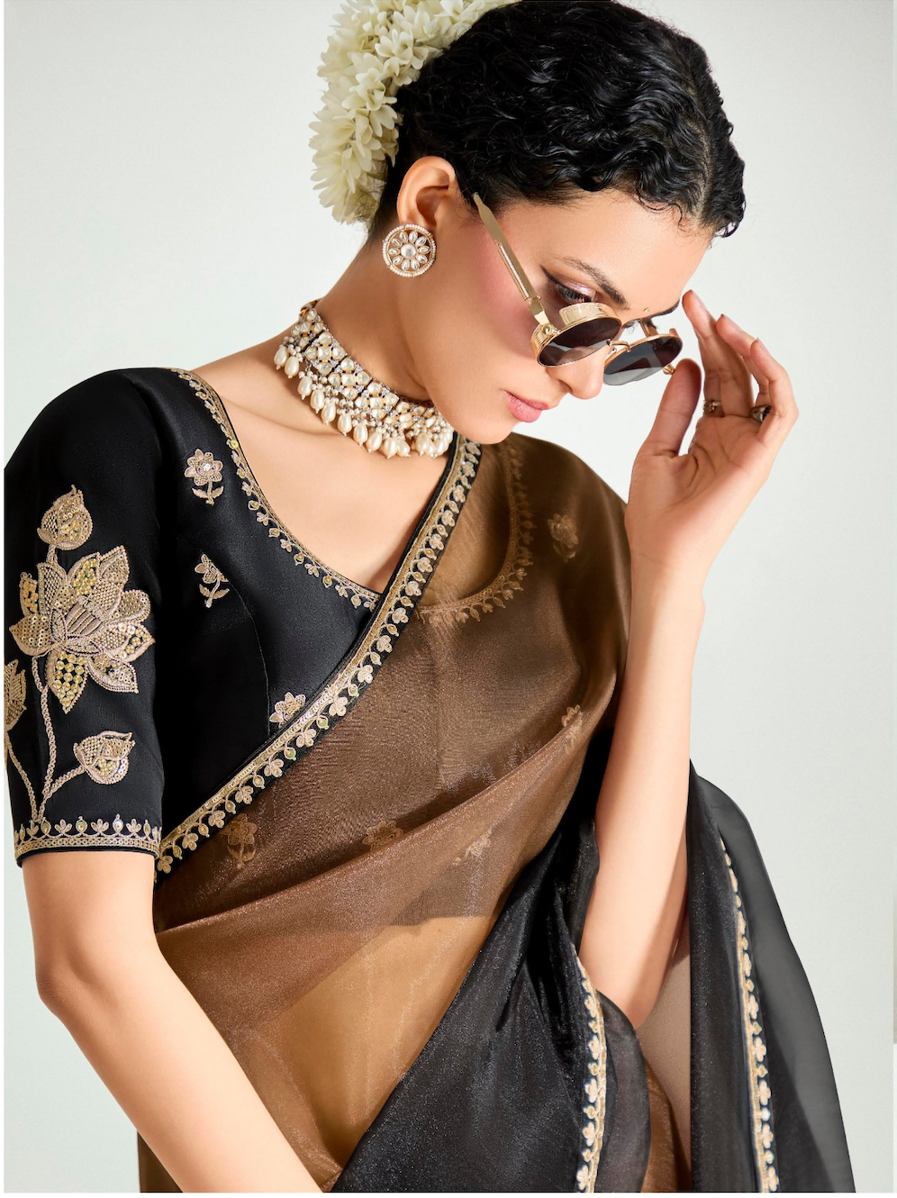 Matrut | Swish Blush Black-Brown Saree