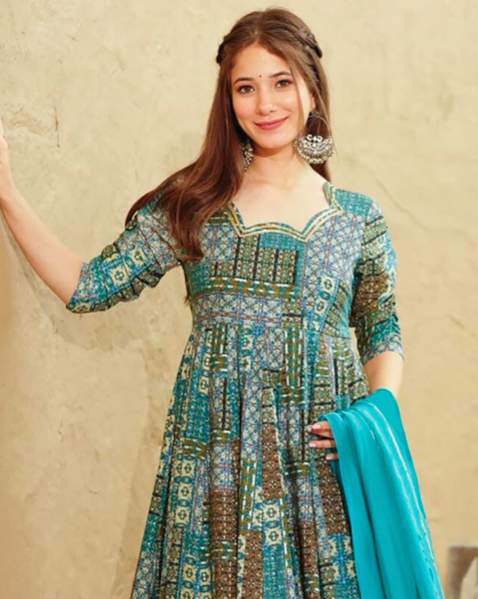 Matrut | Roshni Blue Gown