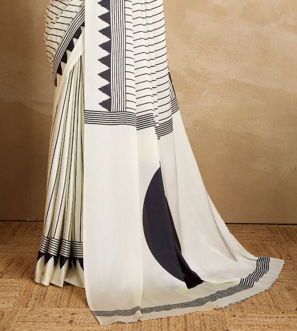 Matrut | Chakra White Saree