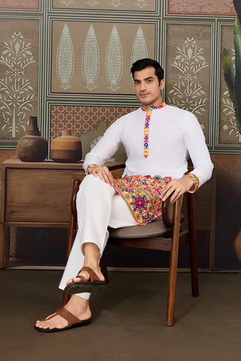 Matrut | Raas White Kurta Set