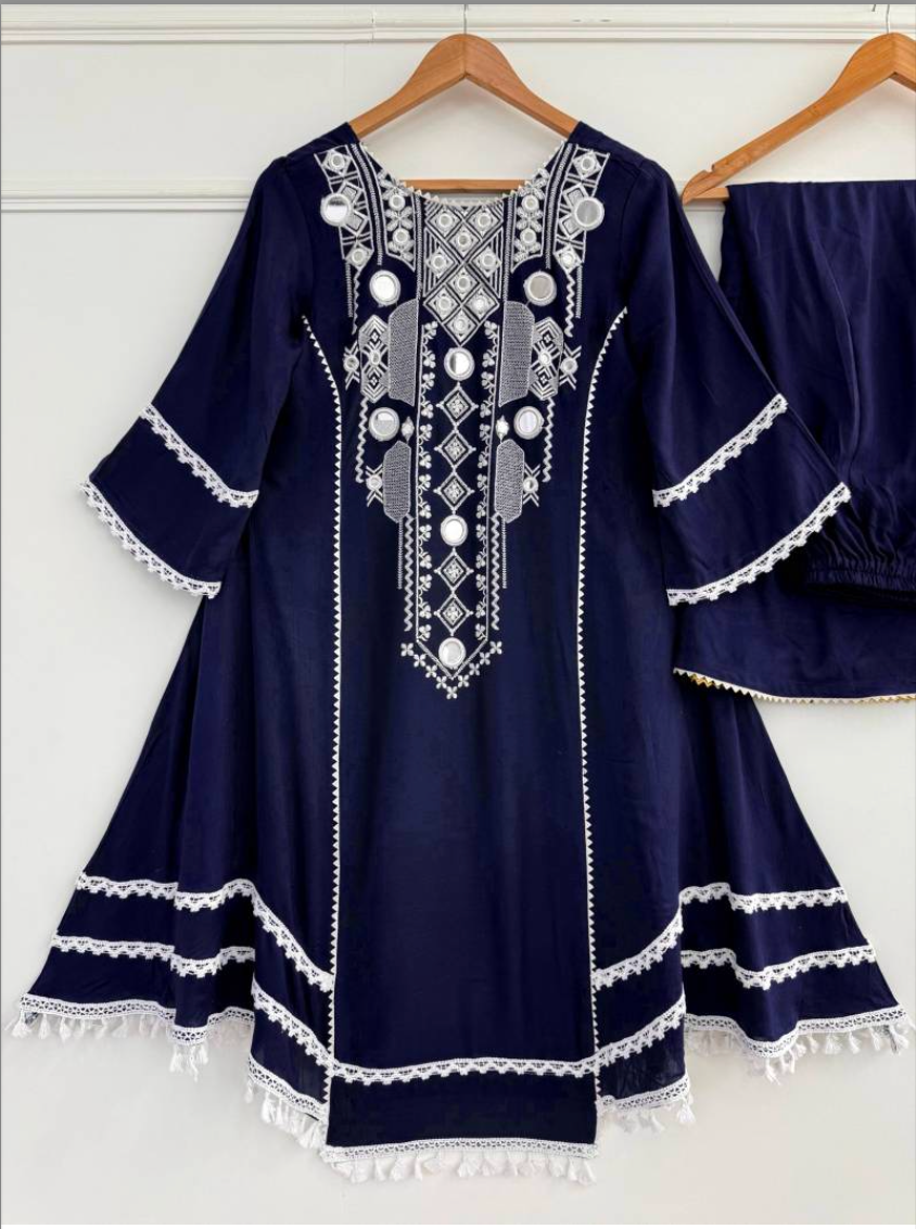 Matrut | Lukchup Navy Kurti Set