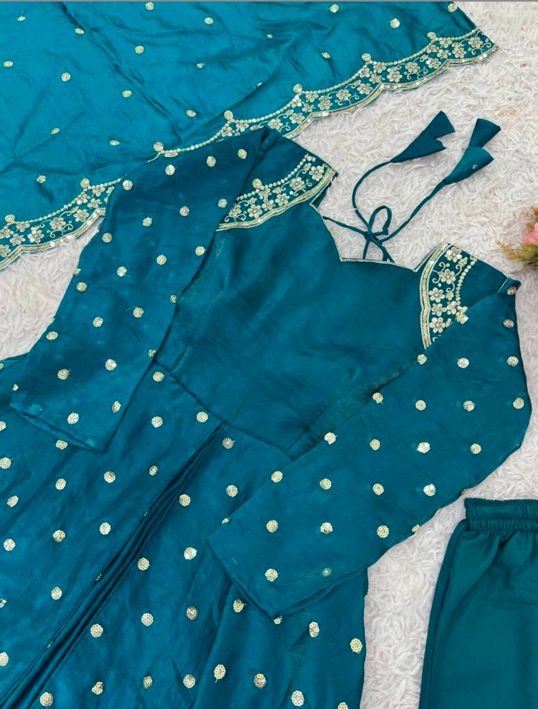Matrut | Naisha Firozi Gown