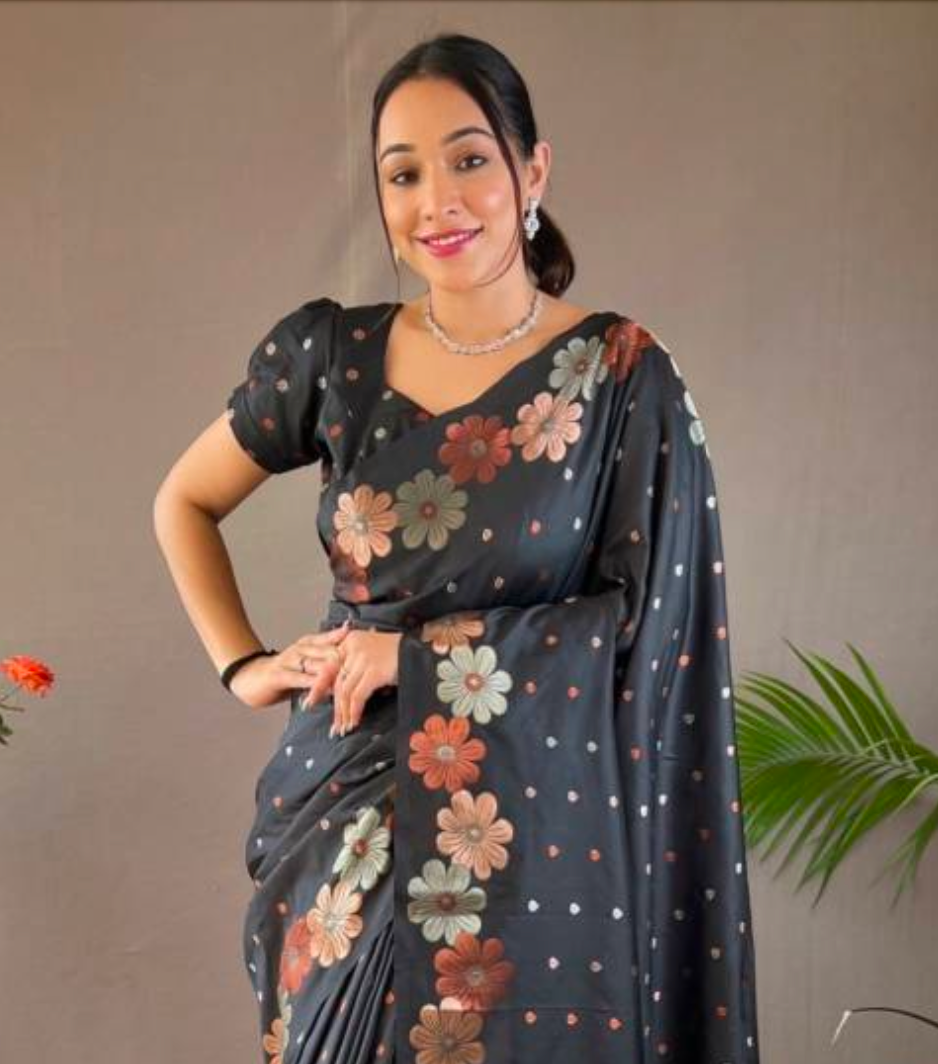 Matrut | Siya Black Saree