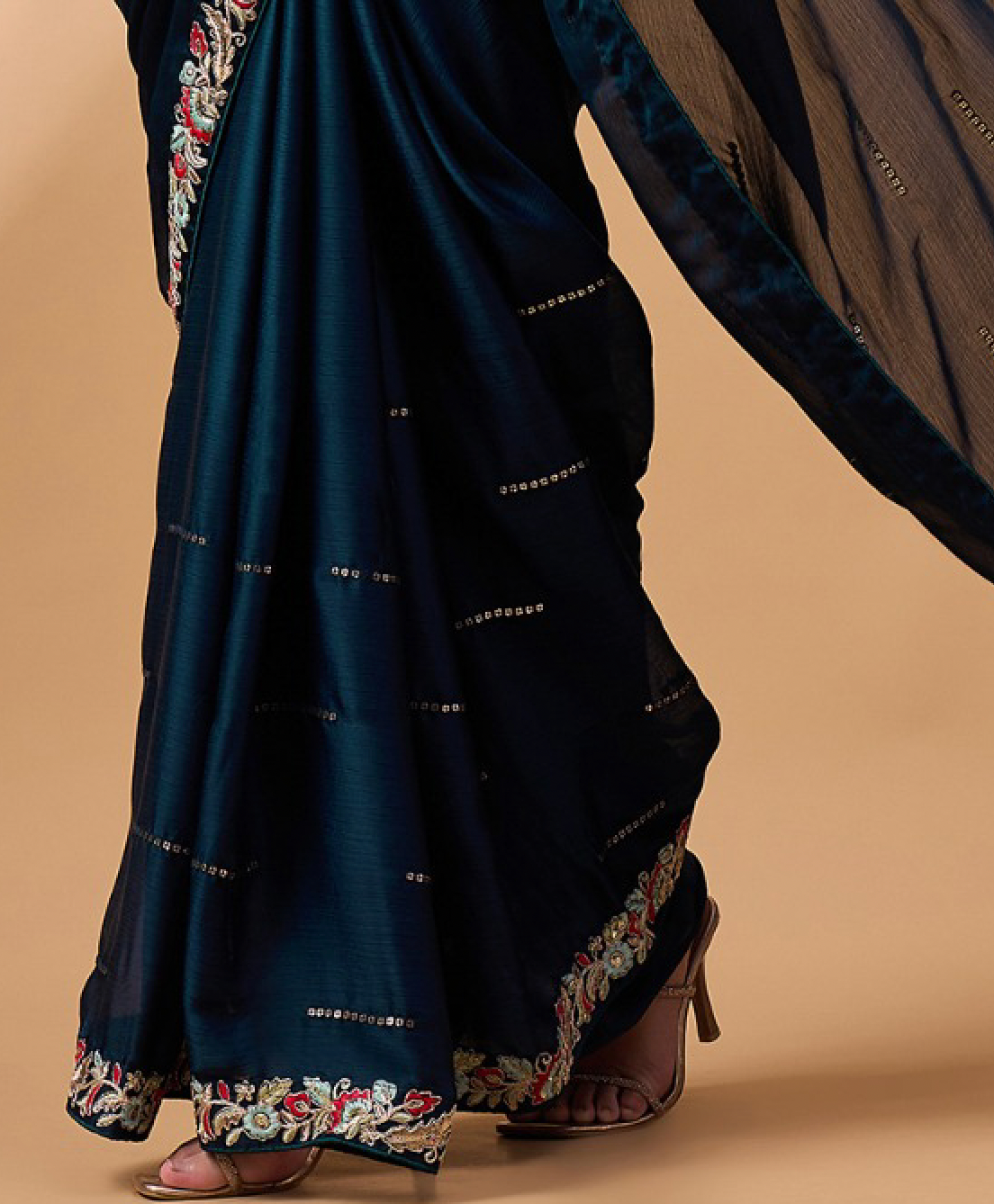 Matrut | Aavya Peacock Blue Saree