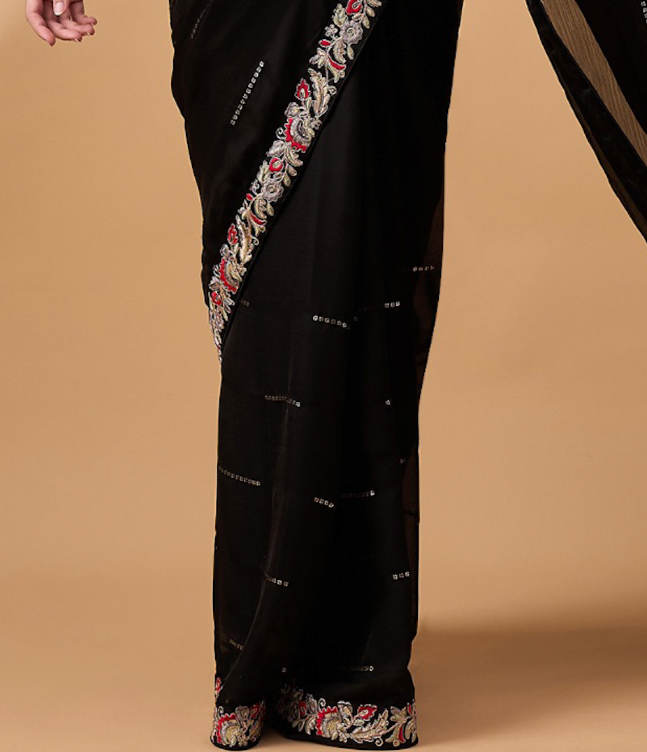 Matrut | Aavya Black Saree